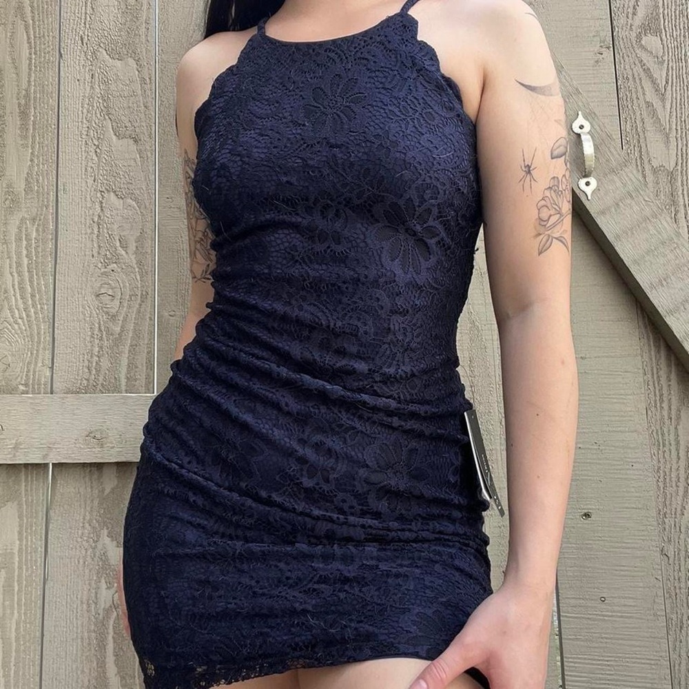 BCX • Juniors' Scalloped Lace Bodycon Dress